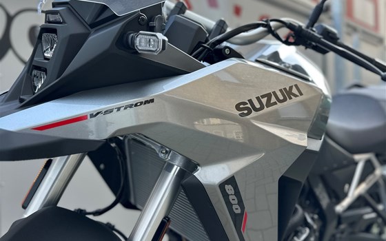 Verleihmotorrad Suzuki V-Strom 800 vom Händler Motorrad Naujocks - Bild 7