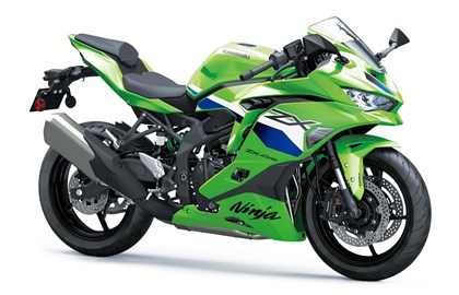 Leihmotorrad Kawasaki Ninja ZX-4RR