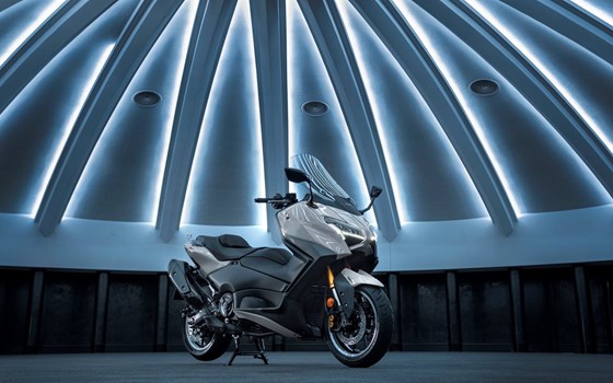 Verleihmotorrad Yamaha TMAX Tech MAX vom Händler MotoYama GmbH - Bild 17 Verleihmotorrad Yamaha TMAX Tech MAX vom Händler MotoYama GmbH - Bild 17