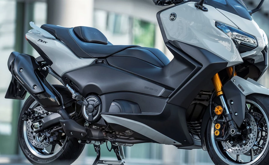 Verleihmotorrad Yamaha TMAX Tech MAX vom Händler MotoYama GmbH Bild 18: Verleihmotorrad Yamaha TMAX Tech MAX vom Händler MotoYama GmbH