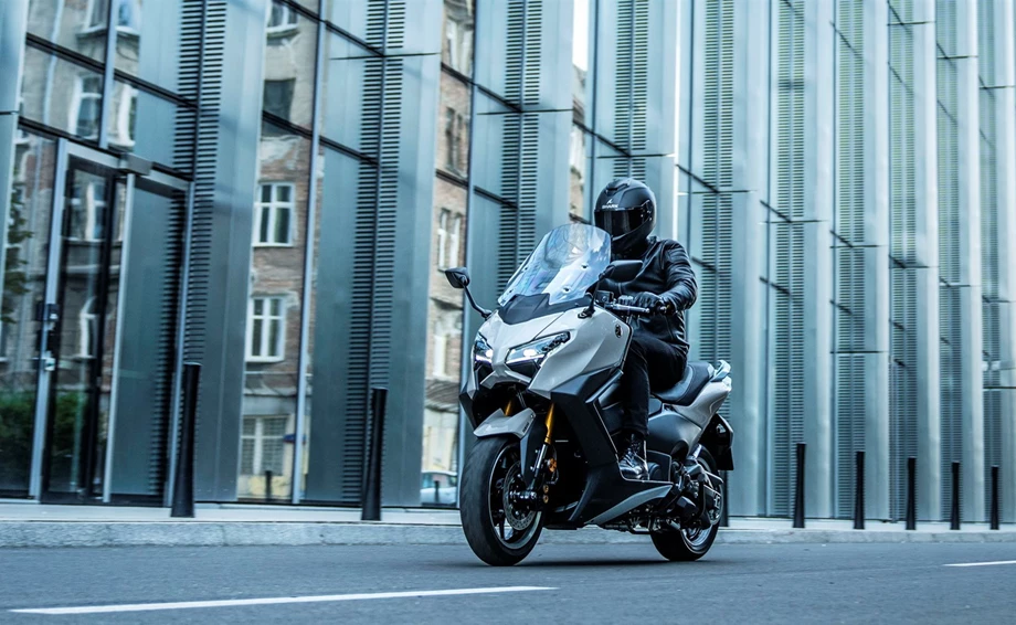 Verleihmotorrad Yamaha TMAX Tech MAX vom Händler MotoYama GmbH Bild 20: Verleihmotorrad Yamaha TMAX Tech MAX vom Händler MotoYama GmbH