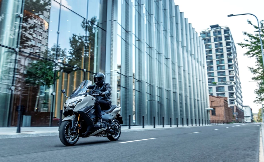 Verleihmotorrad Yamaha TMAX Tech MAX vom Händler MotoYama GmbH Bild 24: Verleihmotorrad Yamaha TMAX Tech MAX vom Händler MotoYama GmbH