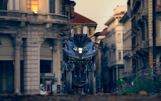 Verleihmotorrad Yamaha Tricity 300 vom Händler MotoYama GmbH - Bild 5 Verleihmotorrad Yamaha Tricity 300 vom Händler MotoYama GmbH - Bild 5