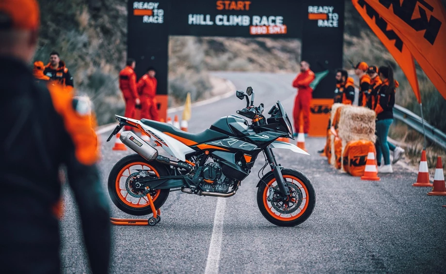 Verleihmotorrad KTM 890 SMT vom Händler MotoYama GmbH Bild 20: Verleihmotorrad KTM 890 SMT vom Händler MotoYama GmbH