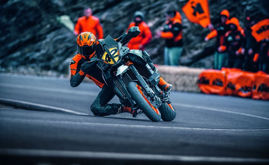 Verleihmotorrad KTM 890 SMT vom Händler MotoYama GmbH Bild 8: Verleihmotorrad KTM 890 SMT vom Händler MotoYama GmbH