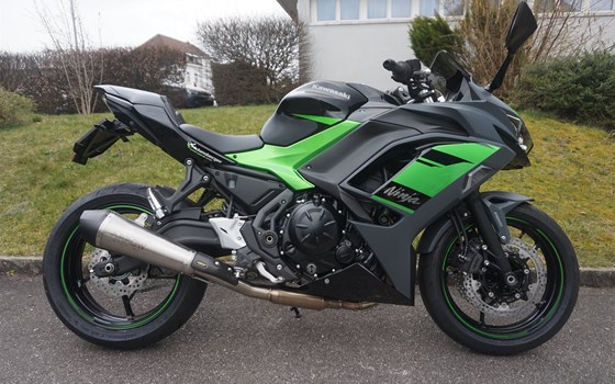 Verleihmotorrad Kawasaki Ninja 650 vom Händler Eichenberger Zweirad-Sport - Bild 3 Verleihmotorrad Kawasaki Ninja 650 vom Händler Eichenberger Zweirad-Sport - Bild 3