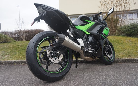Verleihmotorrad Kawasaki Ninja 650 vom Händler Eichenberger Zweirad-Sport - Bild 9 Verleihmotorrad Kawasaki Ninja 650 vom Händler Eichenberger Zweirad-Sport - Bild 9