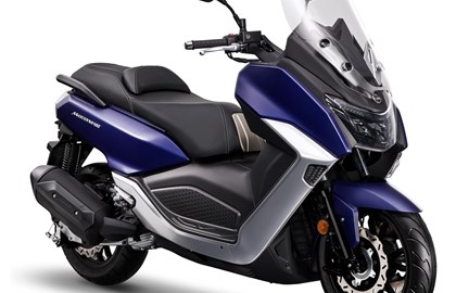 Leihmotorrad Sym Max400i Leihmotorrad Sym Max400i