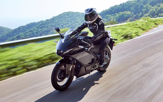 Verleihmotorrad Yamaha R3 vom Händler MüKe-Bikes GmbH - Bild 18