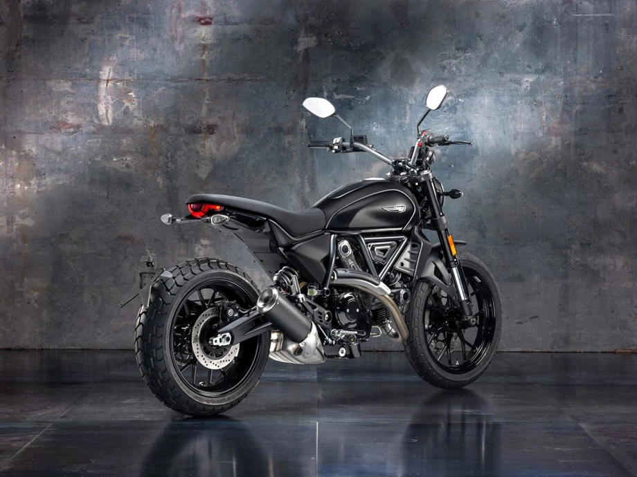 Verleihmotorrad Ducati Scrambler Icon Dark vom Händler Ducati Hamburg  Bild 4: Verleihmotorrad Ducati Scrambler Icon Dark vom Händler Ducati Hamburg