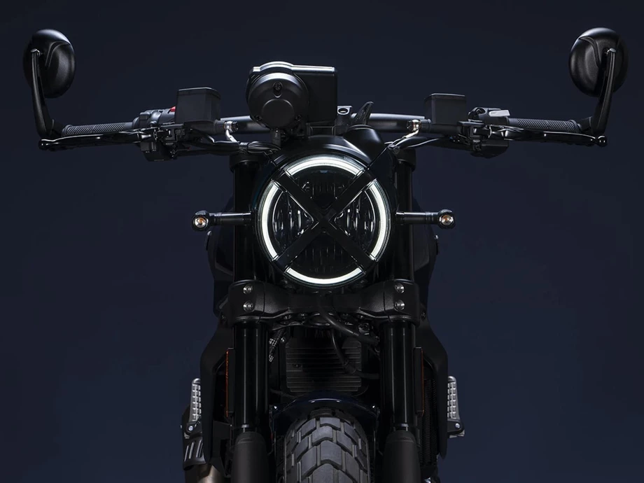 Verleihmotorrad Ducati Scrambler Nightshift vom Händler Ducati Hamburg  Bild 3: Verleihmotorrad Ducati Scrambler Nightshift vom Händler Ducati Hamburg