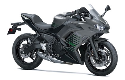 Leihmotorrad Kawasaki Ninja 650