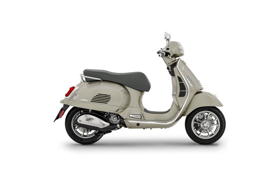 Verleihmotorrad Vespa GTS 300 vom Händler Motorrad-Center - Bild 1 Verleihmotorrad Vespa GTS 300 vom Händler Motorrad-Center - Bild 1