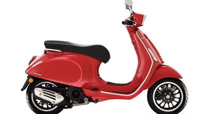 Vespa Primavera 125 RED