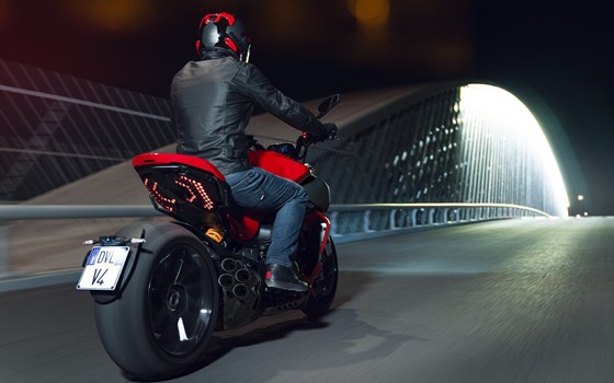 Verleihmotorrad Ducati Diavel V4 vom Händler Motorrad-Center - Bild 10 Verleihmotorrad Ducati Diavel V4 vom Händler Motorrad-Center - Bild 10