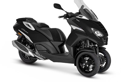 Leihmotorrad Peugeot Metropolis Active