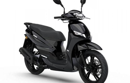 Leihmotorrad Peugeot Tweet 125 Leihmotorrad Peugeot Tweet 125