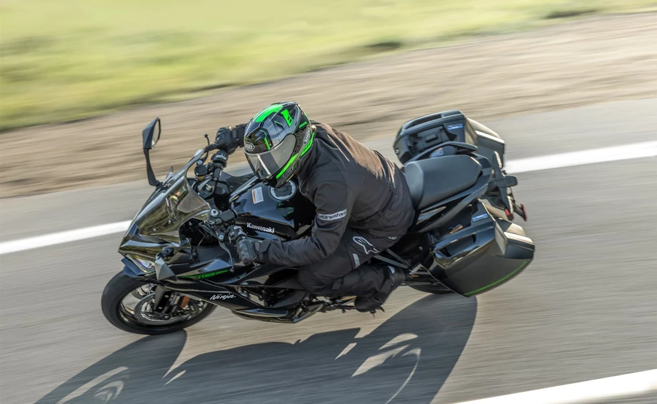 Verleihmotorrad Kawasaki Ninja 1100SX vom Händler Fahrzeughaus Teuscher Bild 11: Verleihmotorrad Kawasaki Ninja 1100SX vom Händler Fahrzeughaus Teuscher