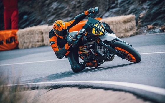 Verleihmotorrad KTM 890 SMT vom Händler Euro Motors Graz Motorradhandels GmbH - Bild 2