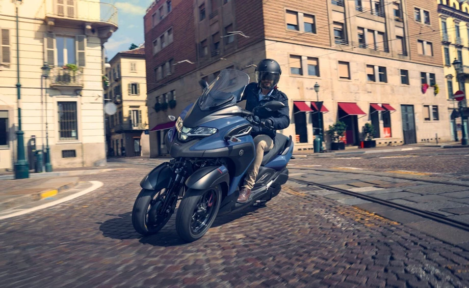 Verleihmotorrad Yamaha Tricity 300 vom Händler Zibulla KFZ Service GmbH Bild 7: Verleihmotorrad Yamaha Tricity 300 vom Händler Zibulla KFZ Service GmbH