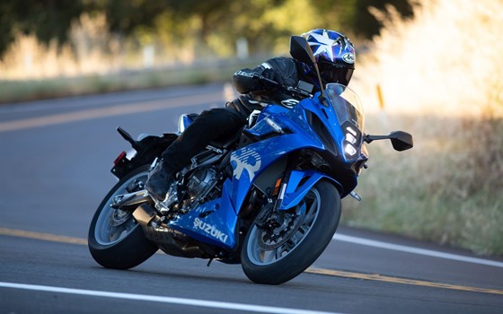 Verleihmotorrad Suzuki GSX-8R vom Händler Road Star Motorcycles GmbH - Bild 7