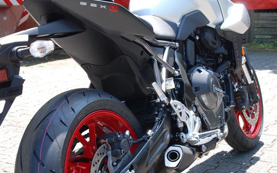 Verleihmotorrad Suzuki GSX-8S vom Händler Motorrad Kröber - Bild 9 Verleihmotorrad Suzuki GSX-8S vom Händler Motorrad Kröber - Bild 9