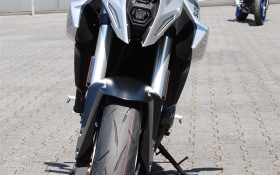 Verleihmotorrad Suzuki GSX-8S vom Händler Motorrad Kröber - Bild 8 Verleihmotorrad Suzuki GSX-8S vom Händler Motorrad Kröber - Bild 8