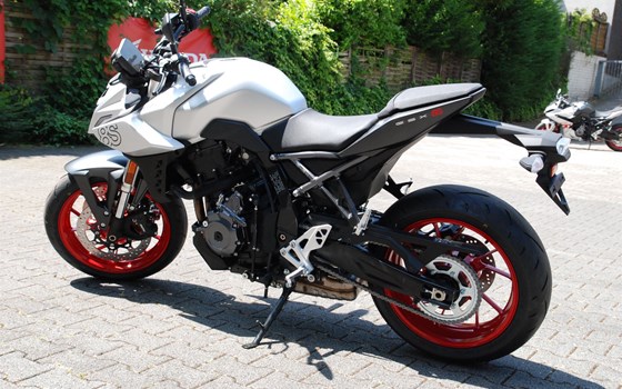 Verleihmotorrad Suzuki GSX-8S vom Händler Motorrad Kröber - Bild 6 Verleihmotorrad Suzuki GSX-8S vom Händler Motorrad Kröber - Bild 6