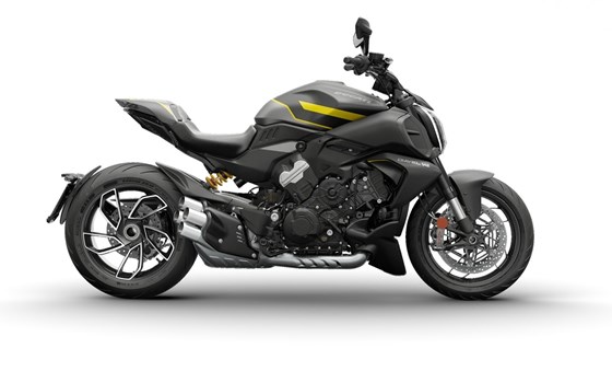 Verleihmotorrad Ducati Diavel V4 vom Händler DUCATI München Parsdorf DWM Performance Center GmbH - Bild 1 Verleihmotorrad Ducati Diavel V4 vom Händler DUCATI München Parsdorf DWM Performance Center GmbH - Bild 1