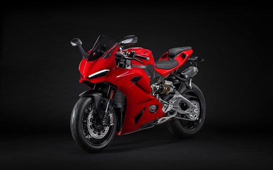 Verleihmotorrad Ducati Panigale V2 vom Händler DUCATI München Parsdorf DWM Performance Center GmbH - Bild 2 Verleihmotorrad Ducati Panigale V2 vom Händler DUCATI München Parsdorf DWM Performance Center GmbH - Bild 2