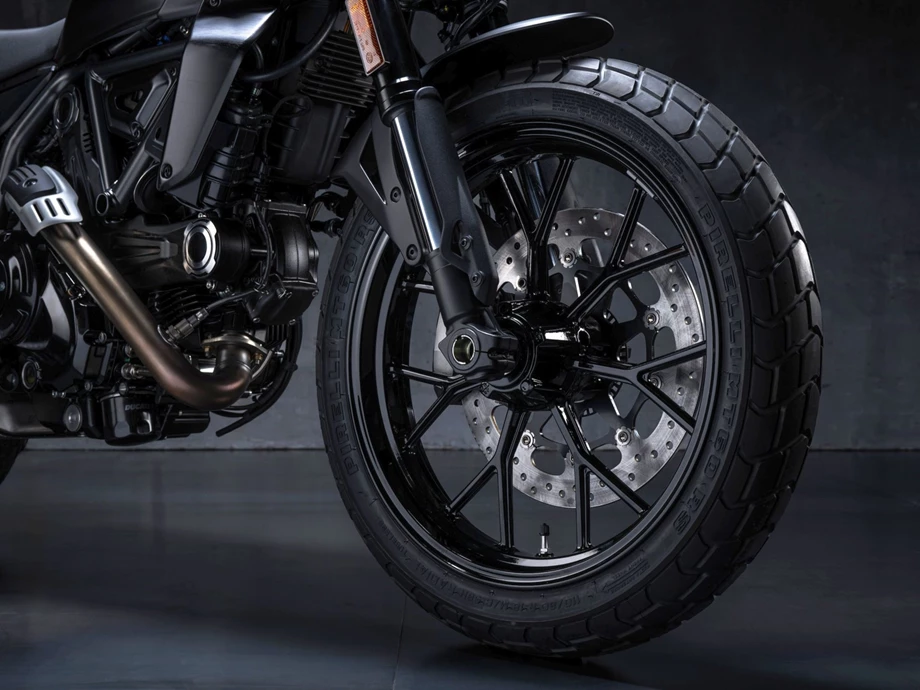 Verleihmotorrad Ducati Scrambler Icon Dark vom Händler März Motorradhandel GmbH Bild 6: Verleihmotorrad Ducati Scrambler Icon Dark vom Händler März Motorradhandel GmbH