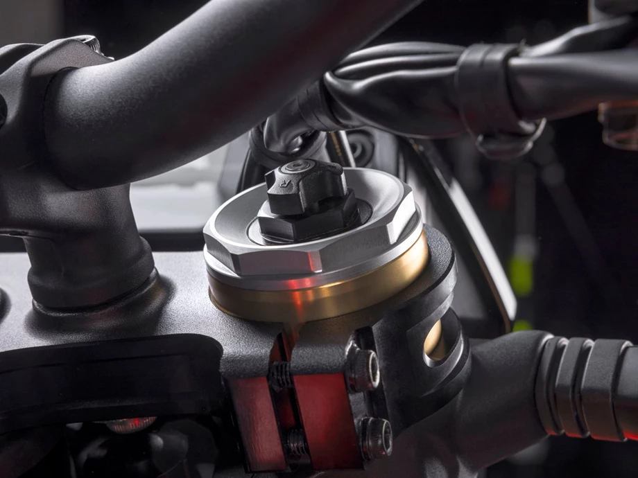 Verleihmotorrad Ducati Hypermotard 698 Mono RVE vom Händler März Motorradhandel GmbH Bild 12: Verleihmotorrad Ducati Hypermotard 698 Mono RVE vom Händler März Motorradhandel GmbH