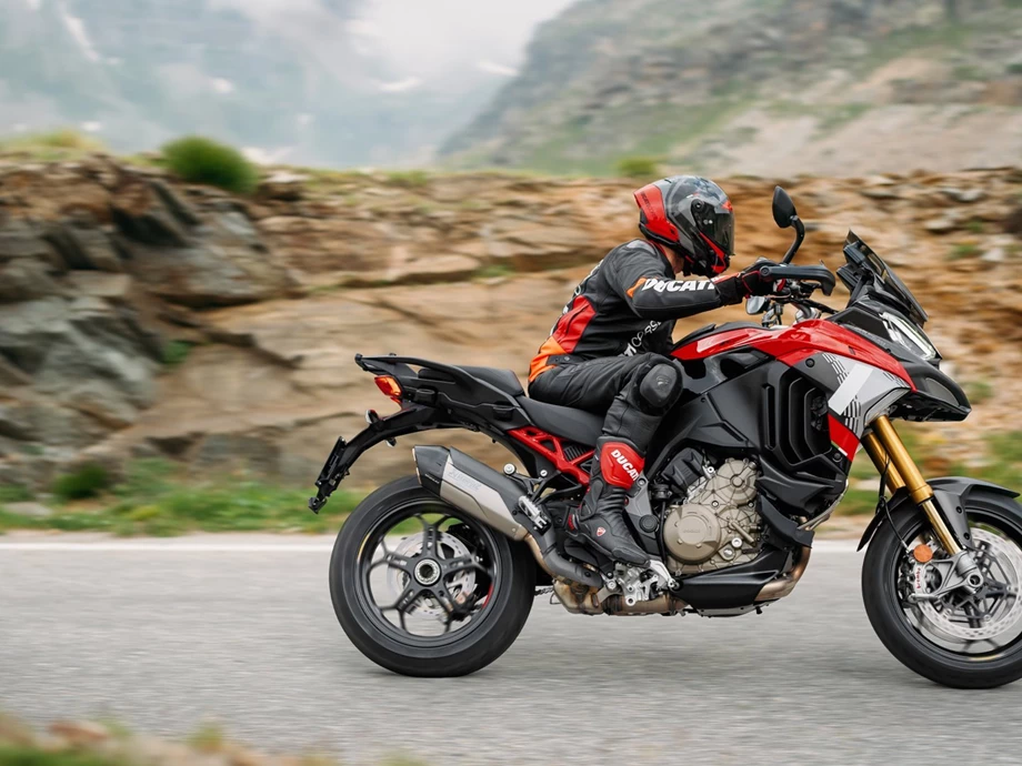 Verleihmotorrad Ducati Multistrada V4 Pikes Peak vom Händler März Motorradhandel GmbH Bild 2: Verleihmotorrad Ducati Multistrada V4 Pikes Peak vom Händler März Motorradhandel GmbH