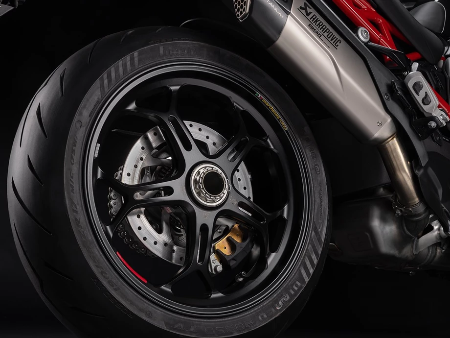 Verleihmotorrad Ducati Multistrada V4 Pikes Peak vom Händler März Motorradhandel GmbH Bild 8: Verleihmotorrad Ducati Multistrada V4 Pikes Peak vom Händler März Motorradhandel GmbH