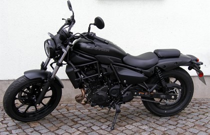 Leihmotorrad Kawasaki Eliminator 500 Leihmotorrad Kawasaki Eliminator 500
