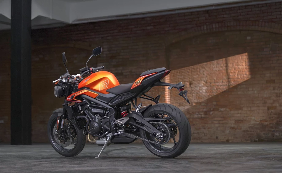 Verleihmotorrad Triumph Street Triple 765 R A2 vom Händler Motorrad-Shop Kuhnert Bild 2: Verleihmotorrad Triumph Street Triple 765 R A2 vom Händler Motorrad-Shop Kuhnert