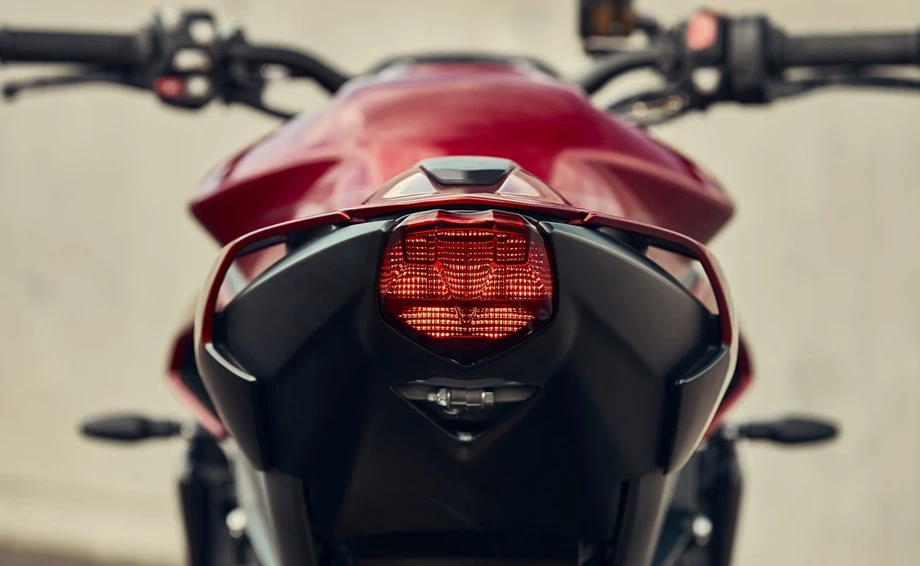 Verleihmotorrad Triumph Street Triple 765 RS vom Händler Motorrad-Shop Kuhnert Bild 7: Verleihmotorrad Triumph Street Triple 765 RS vom Händler Motorrad-Shop Kuhnert
