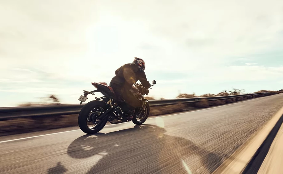 Verleihmotorrad Triumph Street Triple 765 RS vom Händler Motorrad-Shop Kuhnert Bild 8: Verleihmotorrad Triumph Street Triple 765 RS vom Händler Motorrad-Shop Kuhnert