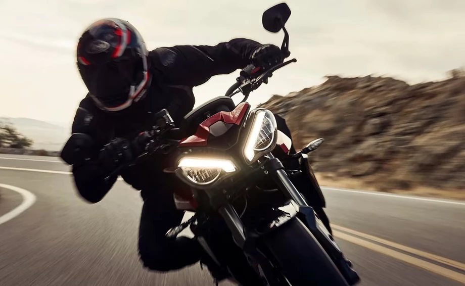 Verleihmotorrad Triumph Street Triple 765 RS vom Händler Motorrad-Shop Kuhnert Bild 9: Verleihmotorrad Triumph Street Triple 765 RS vom Händler Motorrad-Shop Kuhnert