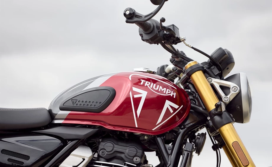 Verleihmotorrad Triumph Speed 400 vom Händler Motorrad-Shop Kuhnert Bild 8: Verleihmotorrad Triumph Speed 400 vom Händler Motorrad-Shop Kuhnert