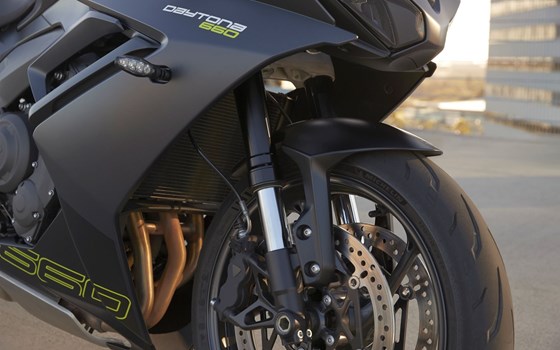 Verleihmotorrad Triumph Daytona 660 vom Händler Motorrad-Shop Kuhnert - Bild 11 Verleihmotorrad Triumph Daytona 660 vom Händler Motorrad-Shop Kuhnert - Bild 11