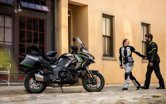 Verleihmotorrad Kawasaki Versys 1100 SE vom Händler Motorrad-HOLZNER - Bild 17 Verleihmotorrad Kawasaki Versys 1100 SE vom Händler Motorrad-HOLZNER - Bild 17
