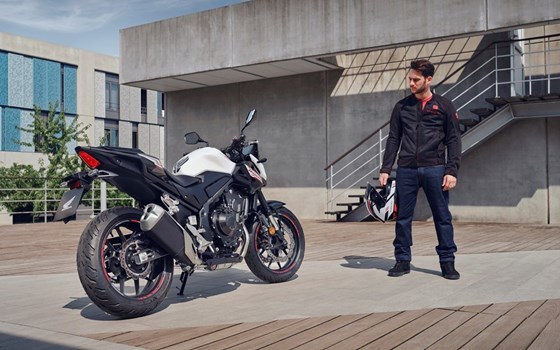 Verleihmotorrad Honda CB500 Hornet vom Händler GST Berlin Dreilinden GmbH - Bild 3 Verleihmotorrad Honda CB500 Hornet vom Händler GST Berlin Dreilinden GmbH - Bild 3