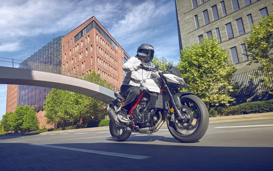 Verleihmotorrad Honda CB750 Hornet vom Händler GST Berlin Dreilinden GmbH - Bild 16 Verleihmotorrad Honda CB750 Hornet vom Händler GST Berlin Dreilinden GmbH - Bild 16