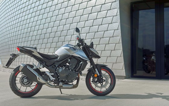Verleihmotorrad Honda CB750 Hornet vom Händler GST Berlin Dreilinden GmbH - Bild 17 Verleihmotorrad Honda CB750 Hornet vom Händler GST Berlin Dreilinden GmbH - Bild 17
