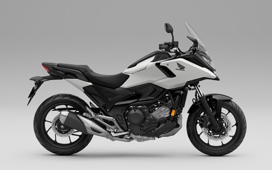 Verleihmotorrad Honda NC750X vom Händler GST Berlin Dreilinden GmbH - Bild 3 Verleihmotorrad Honda NC750X vom Händler GST Berlin Dreilinden GmbH - Bild 3