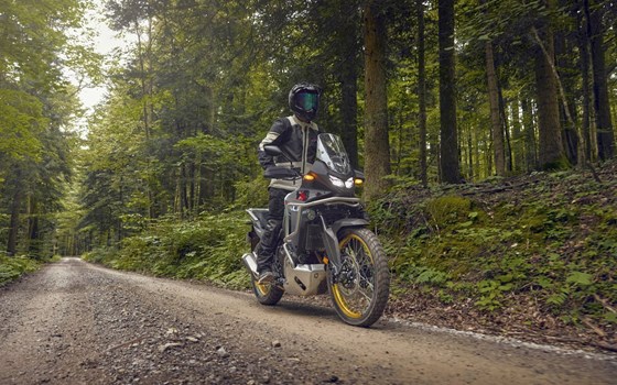 Verleihmotorrad Honda XL750 Transalp vom Händler GST Berlin Dreilinden GmbH - Bild 4 Verleihmotorrad Honda XL750 Transalp vom Händler GST Berlin Dreilinden GmbH - Bild 4