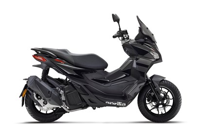 Leihmotorrad Aprilia SR GT 125