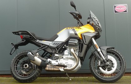 Leihmotorrad Moto Guzzi Stelvio