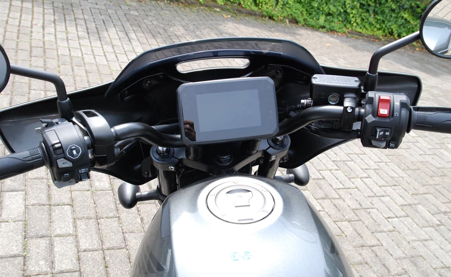 Verleihmotorrad Honda CMX1100T Rebel DCT vom Händler Motorrad Kröber Bild 14: Verleihmotorrad Honda CMX1100T Rebel DCT vom Händler Motorrad Kröber